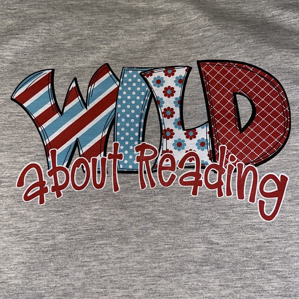 Teacher Shirt Wild About Reading for Dr. Seuss Month NWT Large